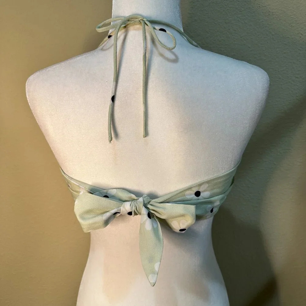 Set of 2 PRINCESS POLLY Adjustable Crop Tops with Bonus Scrunchie! - 4 - Picture 9 of 15